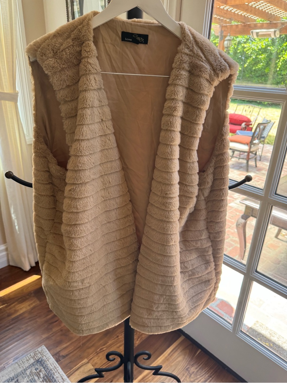 Suzanne Betro Woman Cozy Faux Fur Hooded Vest - Beige Size 3X